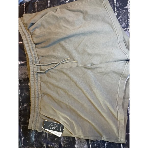 Original Use Men's 6" Knit Cargo Shorts, Olive Green, Size XXL, NWT - Picture 2 of 5